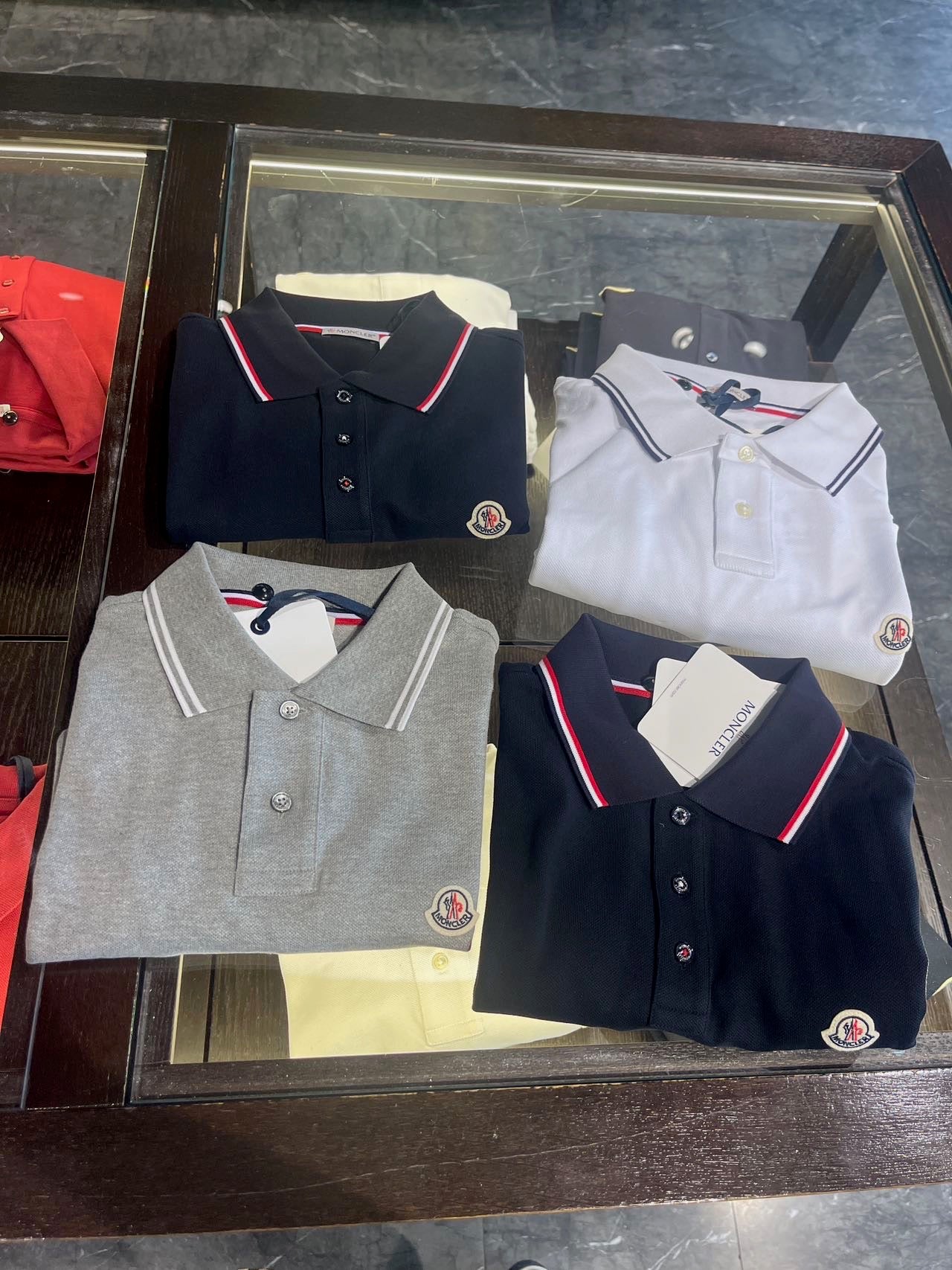 @Moncler 男生款雙領飾邊Polo上衣/177 🔔限時折🉐9470