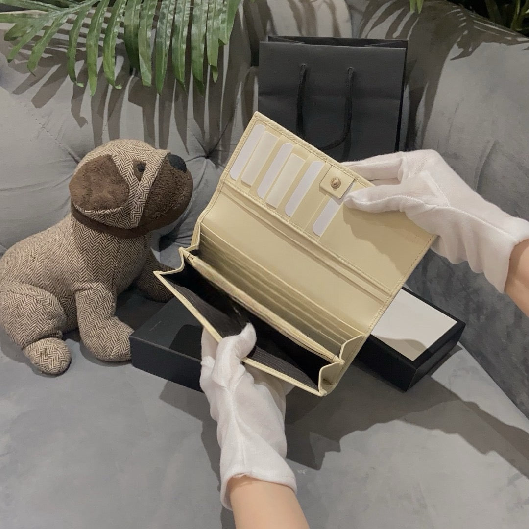 *現貨*Gucci Calfskin Long Wallet 壓紋牛皮翻蓋長夾-白雪公主奶白/245 年前特價🉐8990