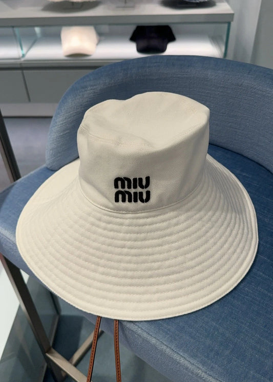 @MiuMiu Outlet Hat 寬沿帽 🉐14990