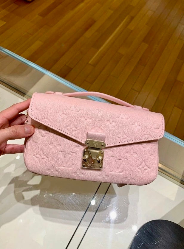 LV Pochette Métis East West 小郵差包/2420✨🉐100220