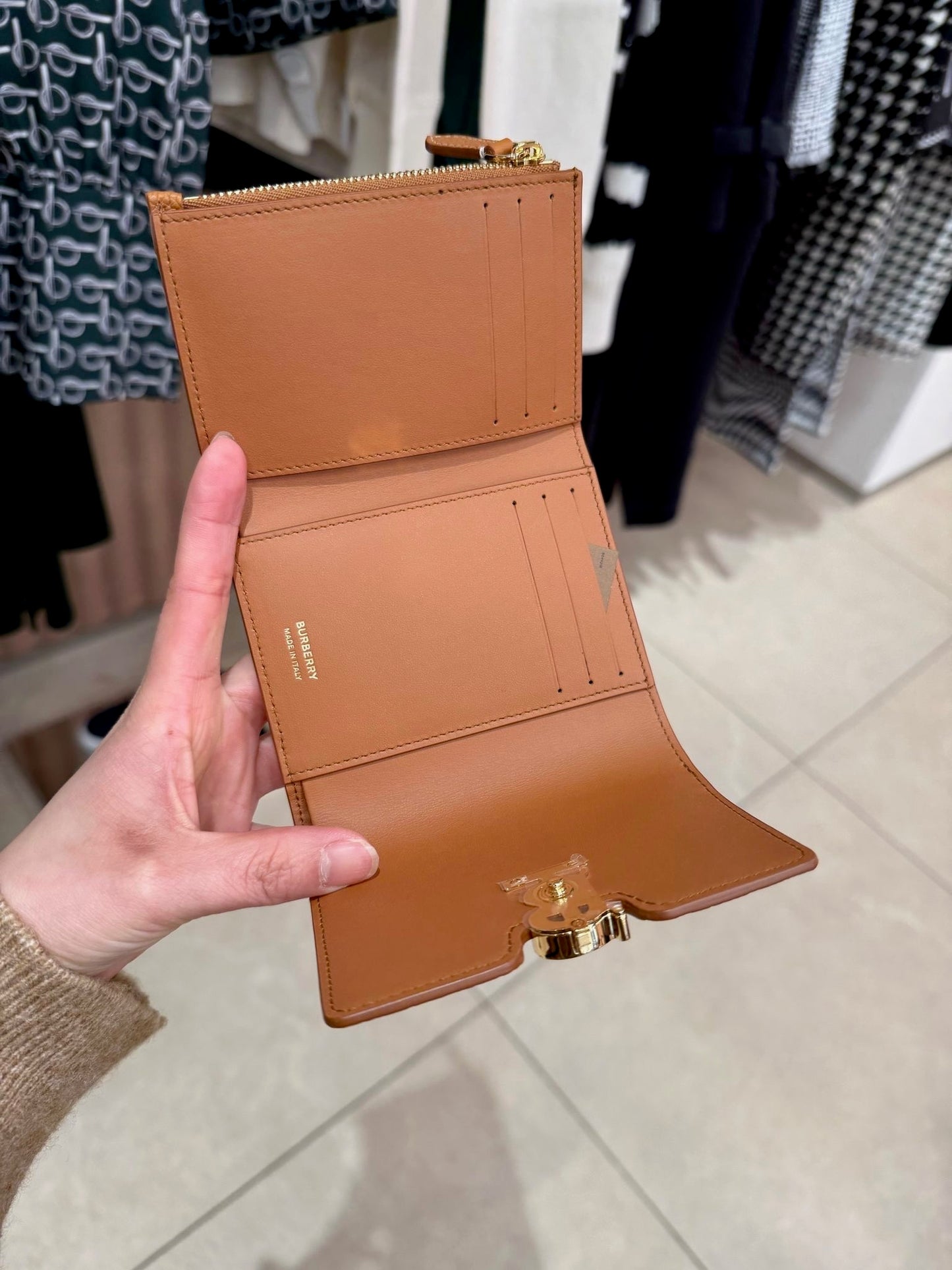 @Burberry TB Compact 三折短夾/P335 🔥折上六折🉐11000