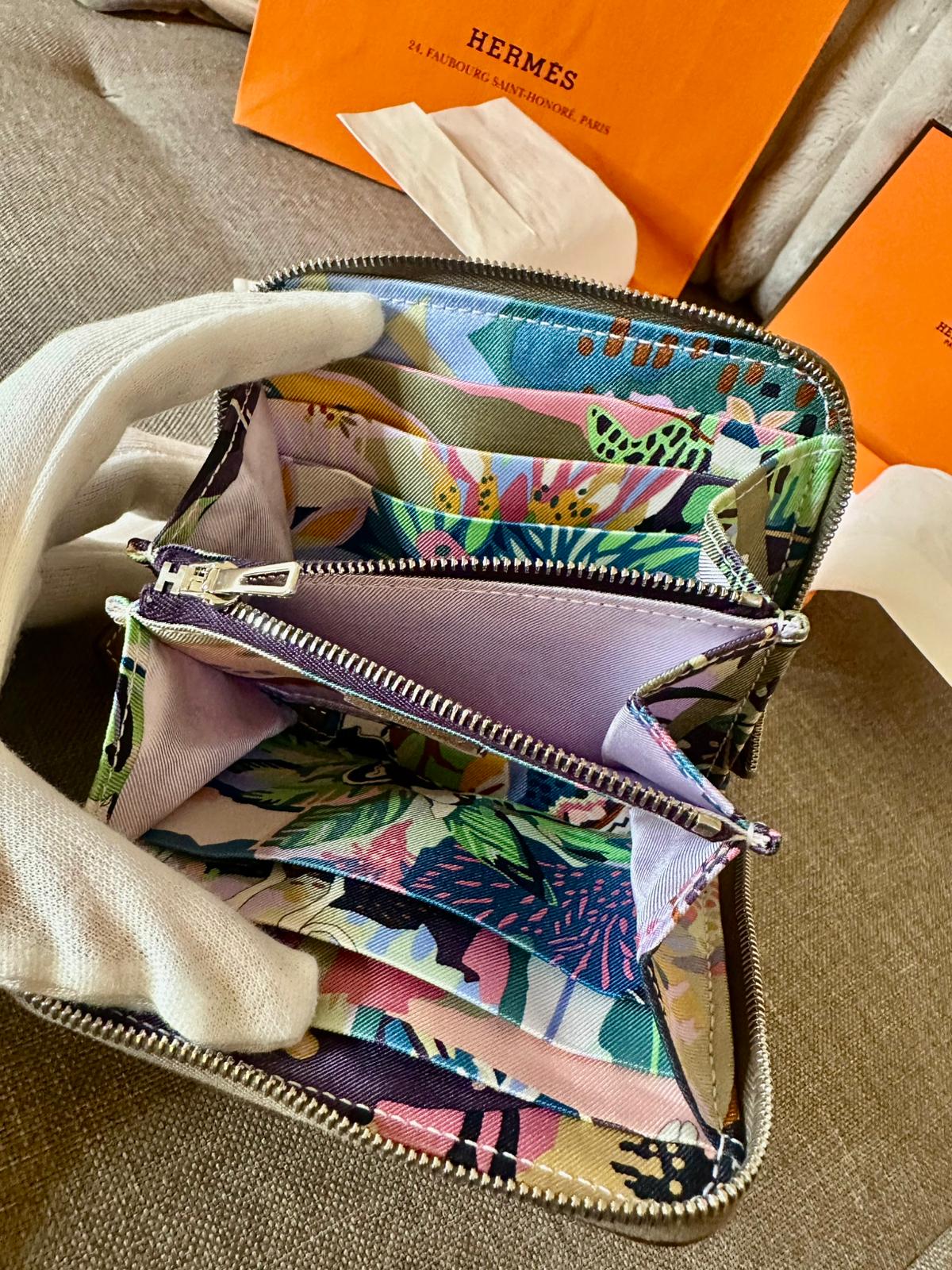 *現貨*Hermes Silk'in Compact Wallet 絲巾短夾大象灰 P32800 /T38500