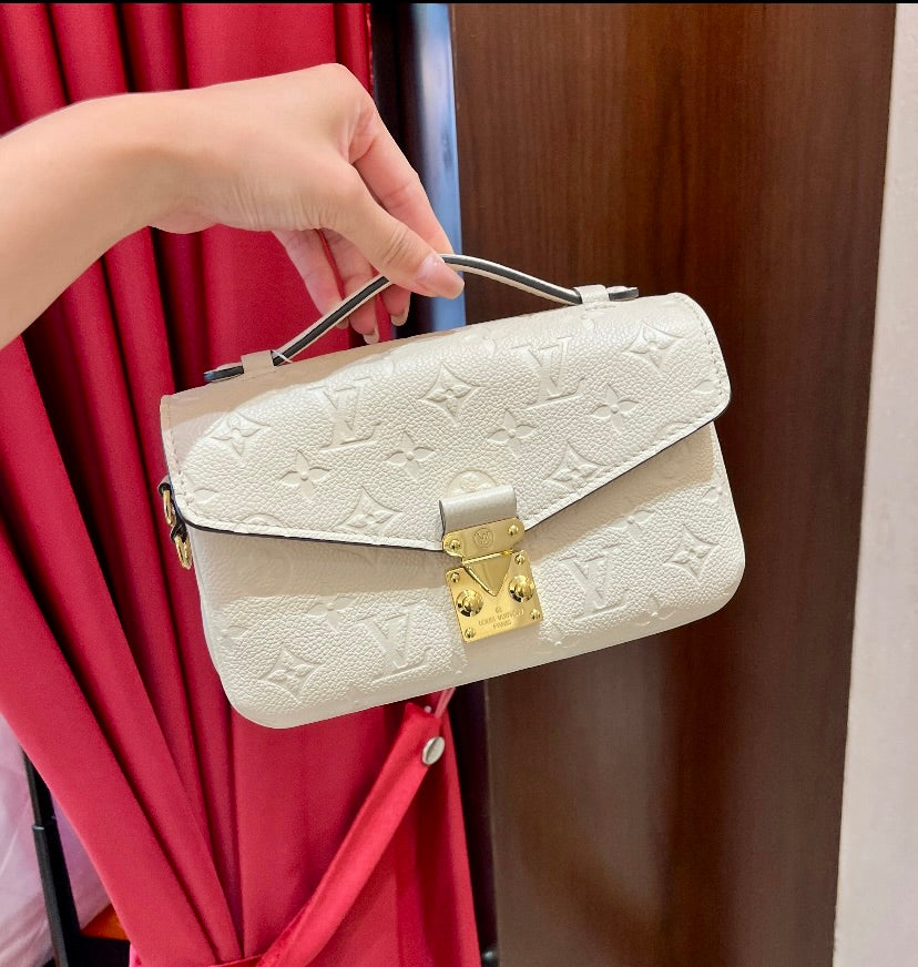 LV Pochette Métis East West 小郵差包/2420✨🉐100220