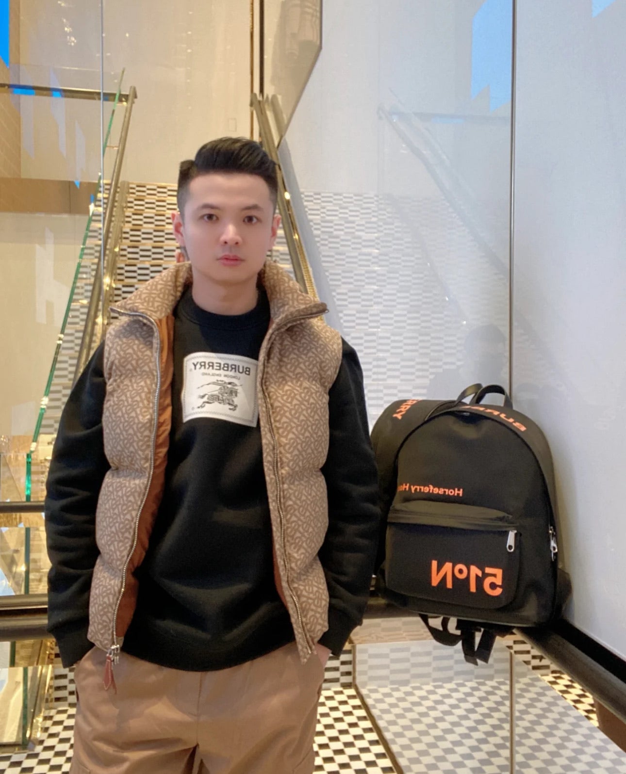 @Burberry 男生款羽絨背心外套/1390P619 🔥折上六折🉐17710
