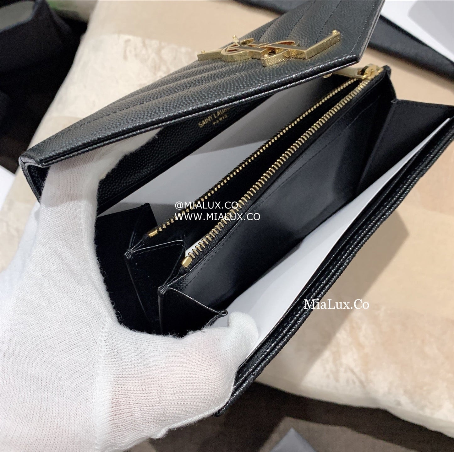 YSL▪️Cassandre Matelasse L 粒面牛皮信封長夾/620E670 🉐25120🇪🇺
