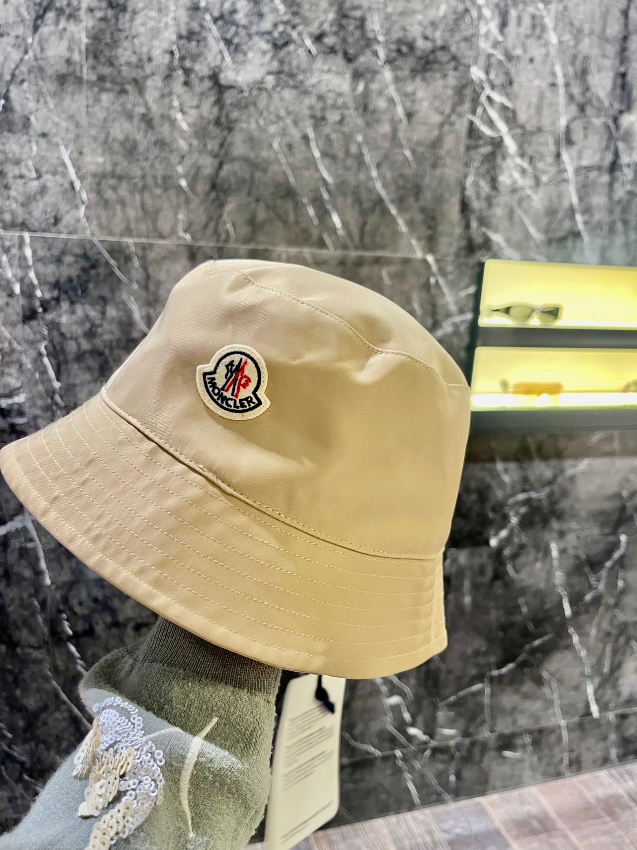 @Moncler Hat 米杏漁夫帽 P147 🔔限時折扣 🉐8120