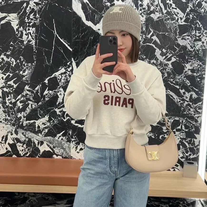 Celine Ava Triomphe M 中款搭扣腋下包/1850E2000 🉐71000🇪🇺