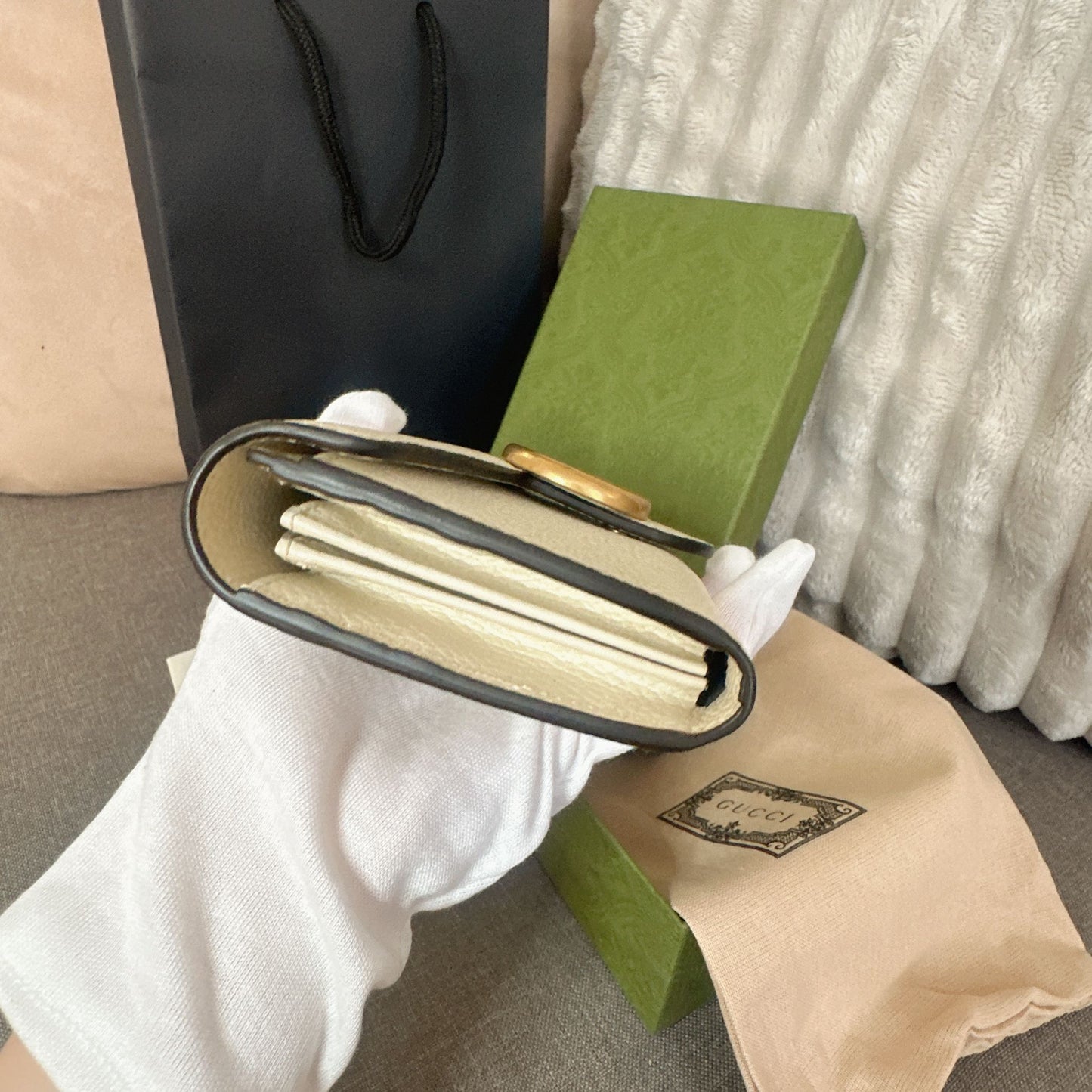 *現貨*@Gucci Marmont 馬夢白色掀蓋長夾 P15000 /T19000