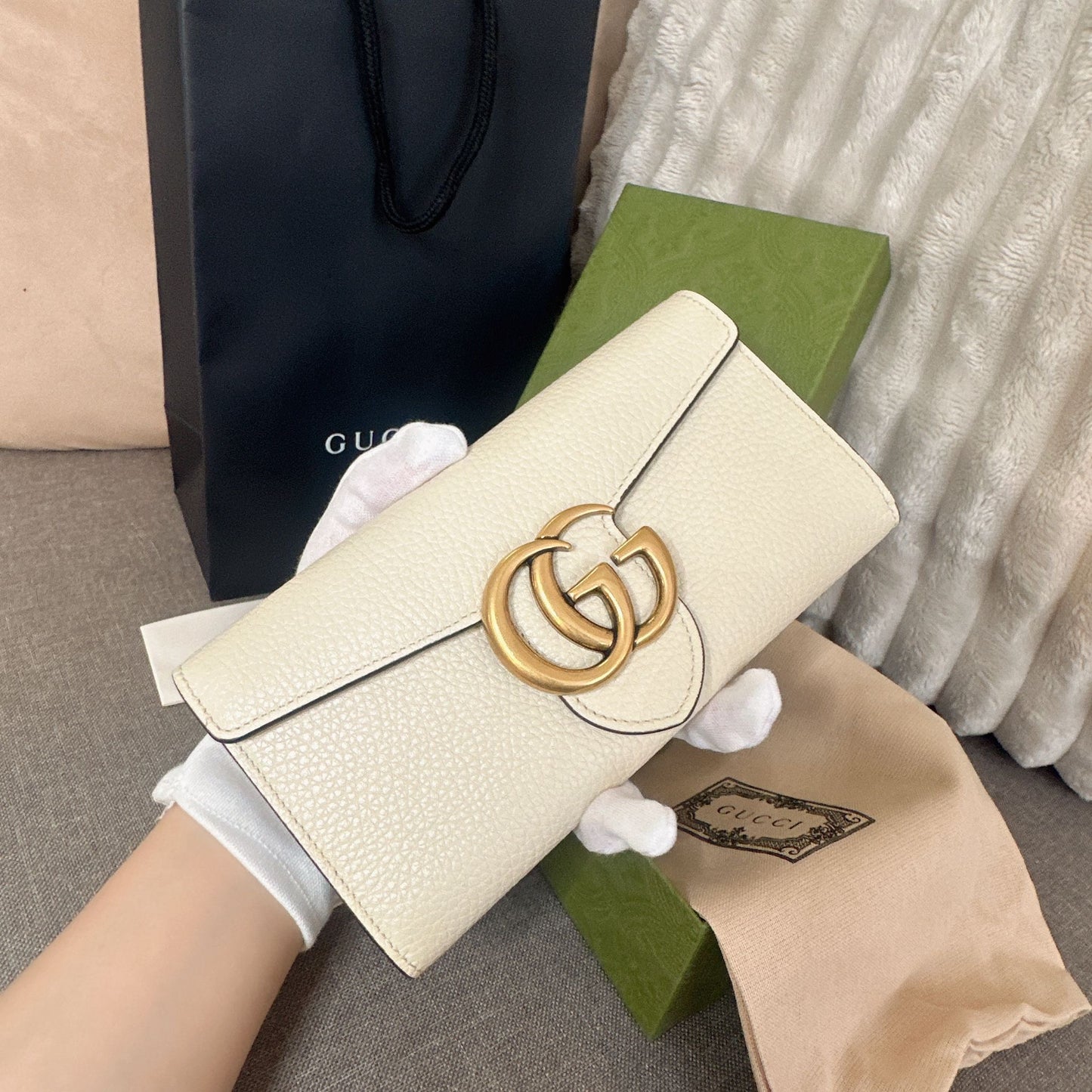 *現貨*@Gucci Marmont 馬夢白色掀蓋長夾 P15000 /T19000