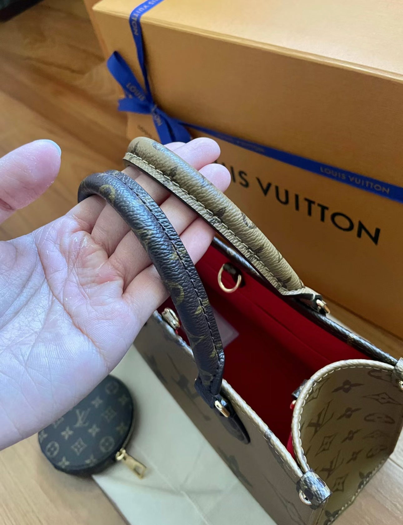 LV▪️OnTheGo PM 小款拼色托特包/2280✨🉐94480