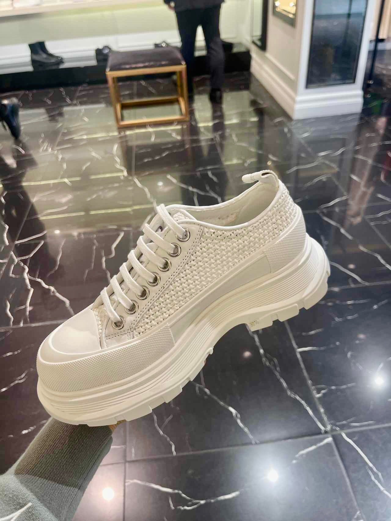 @McQueen Sneakers 女款厚底小白鞋/620P310 🔥下殺🉐14750