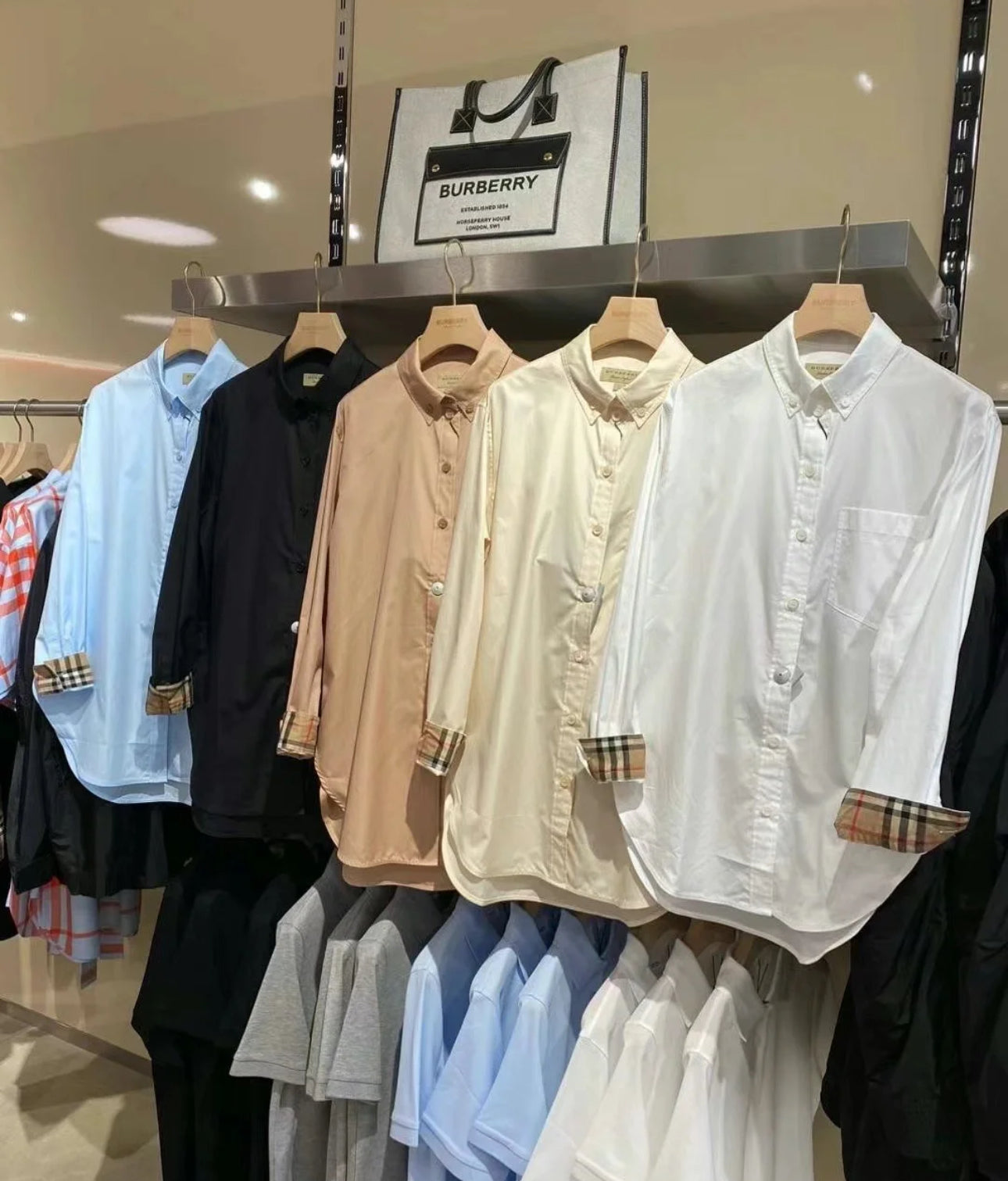 @Burberry 女款襯衫上衣/490P180 🔥快閃折上六折 🉐6360