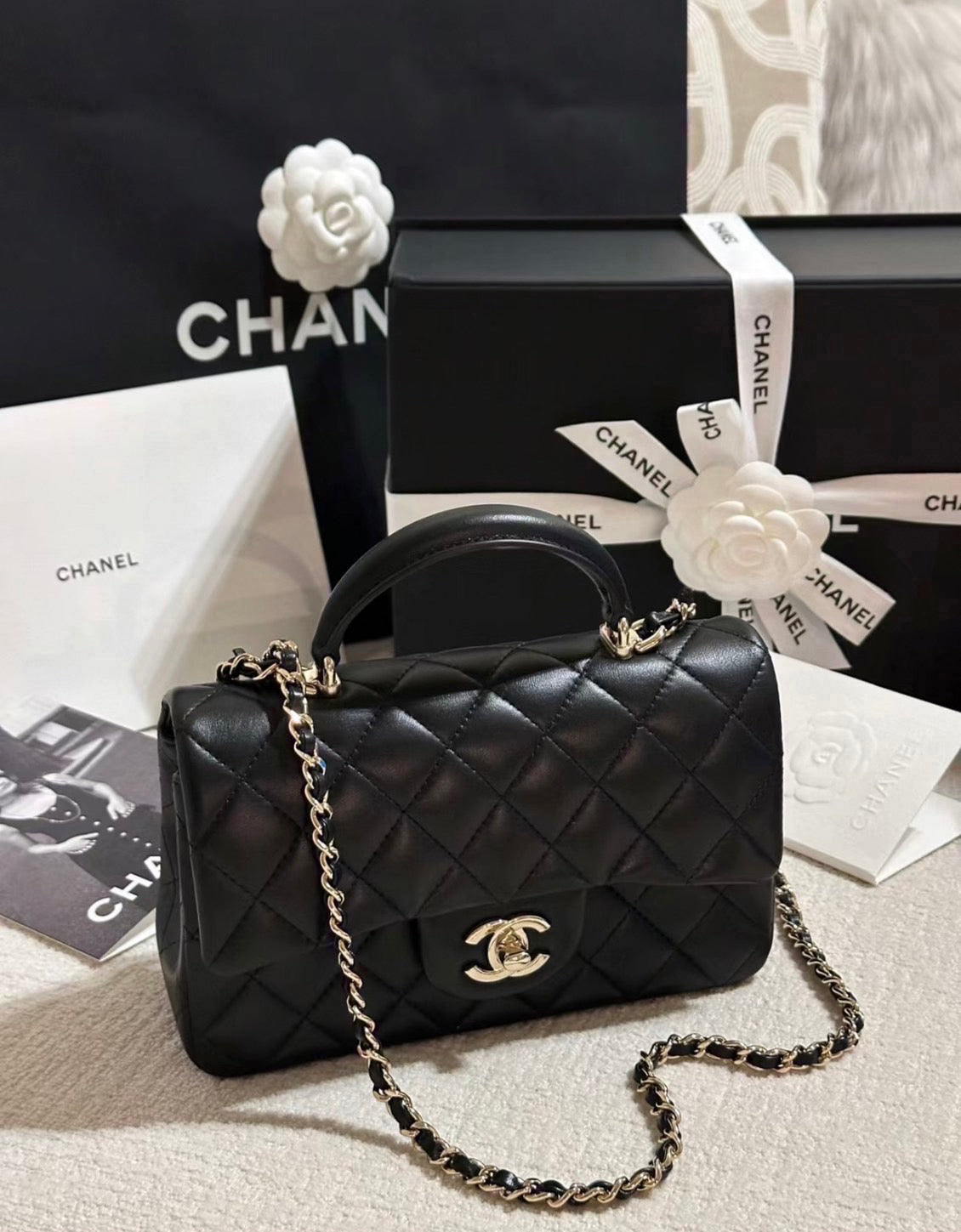 *現貨*CHANEL 24A CF20 HANDLE MINI 大迷你提把口蓋包 香檳淡金釦  P180000 /T218000