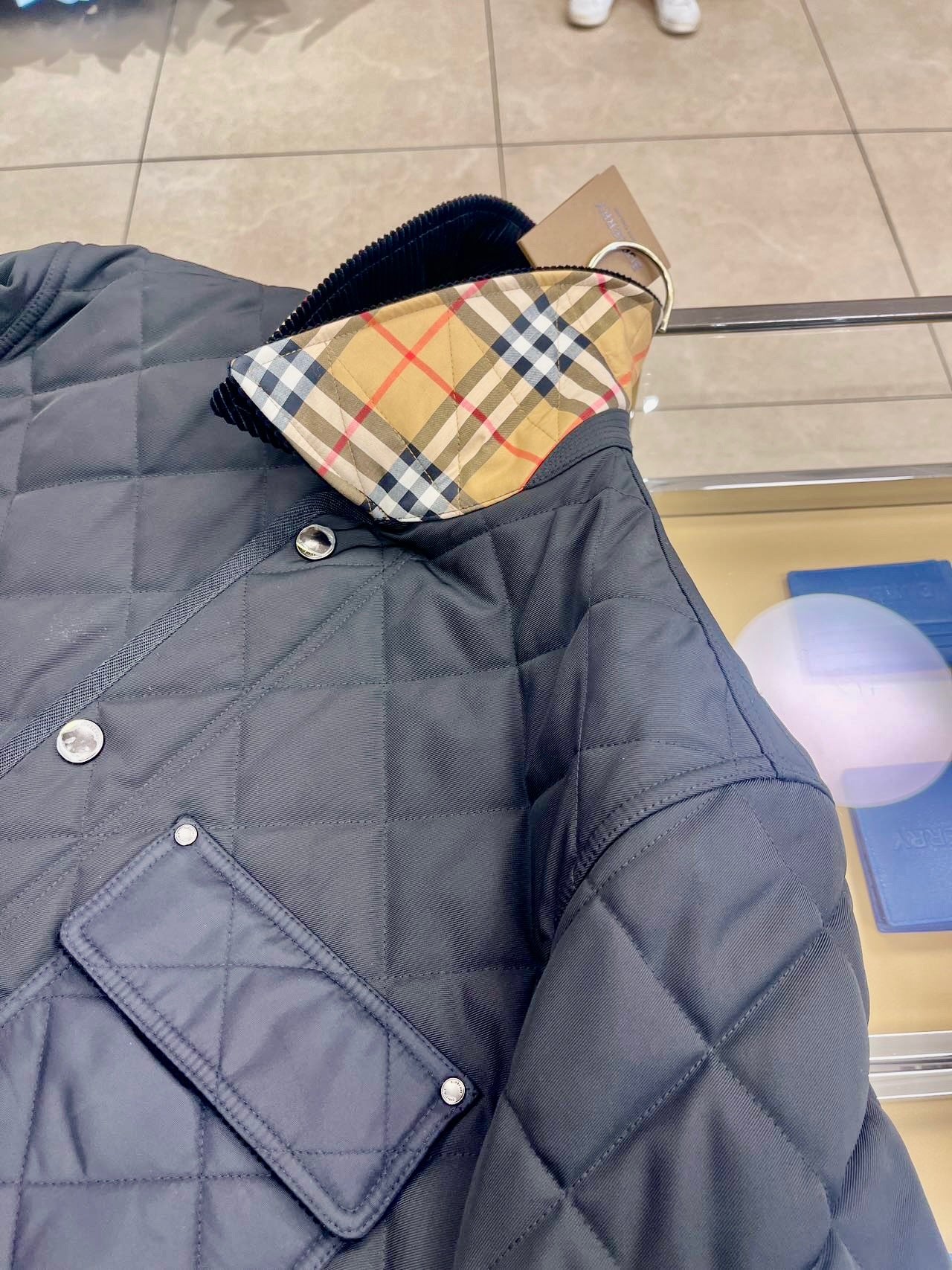 @Burberry 男生款外套/1090P765 🔥折上七折🉐25100