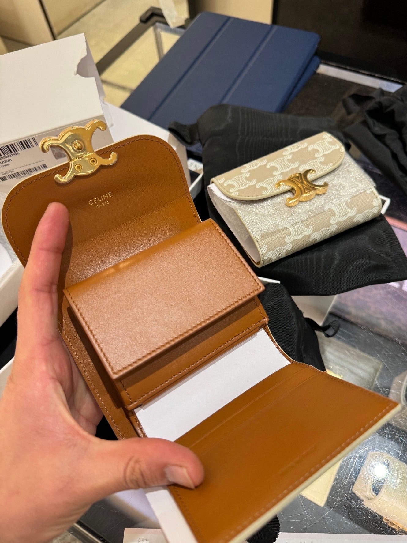Celine▪️Flap Wallet Triomphe S 老花三折短夾/495E510 🉐19360🇪🇺