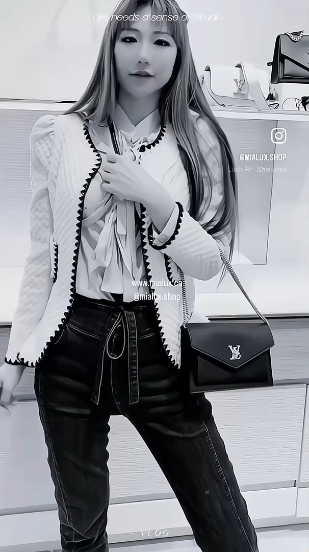 LV▪️Mylockme Chain Pochette 信封鍊條包/1400✨🉐59800