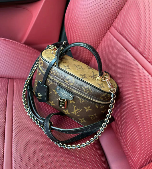 LV▪️Vanity PM 小款新化妝鏈包/2170✨🉐89970