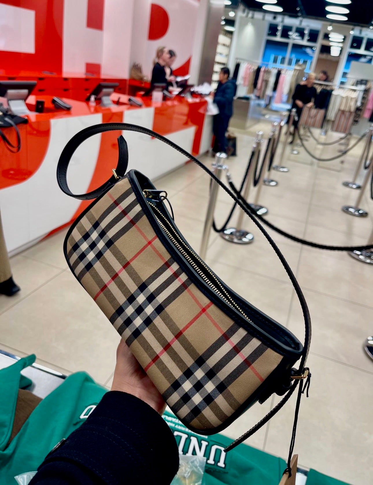 @Burberry Sling 腋下包/ 595P359 🔥下殺🉐16960
