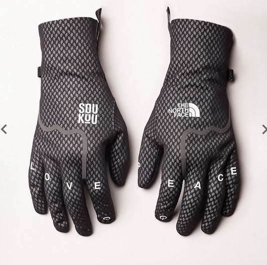 The North Face x Undercover Soukuu Etip Gloves 北臉聯名Love手套 *£80