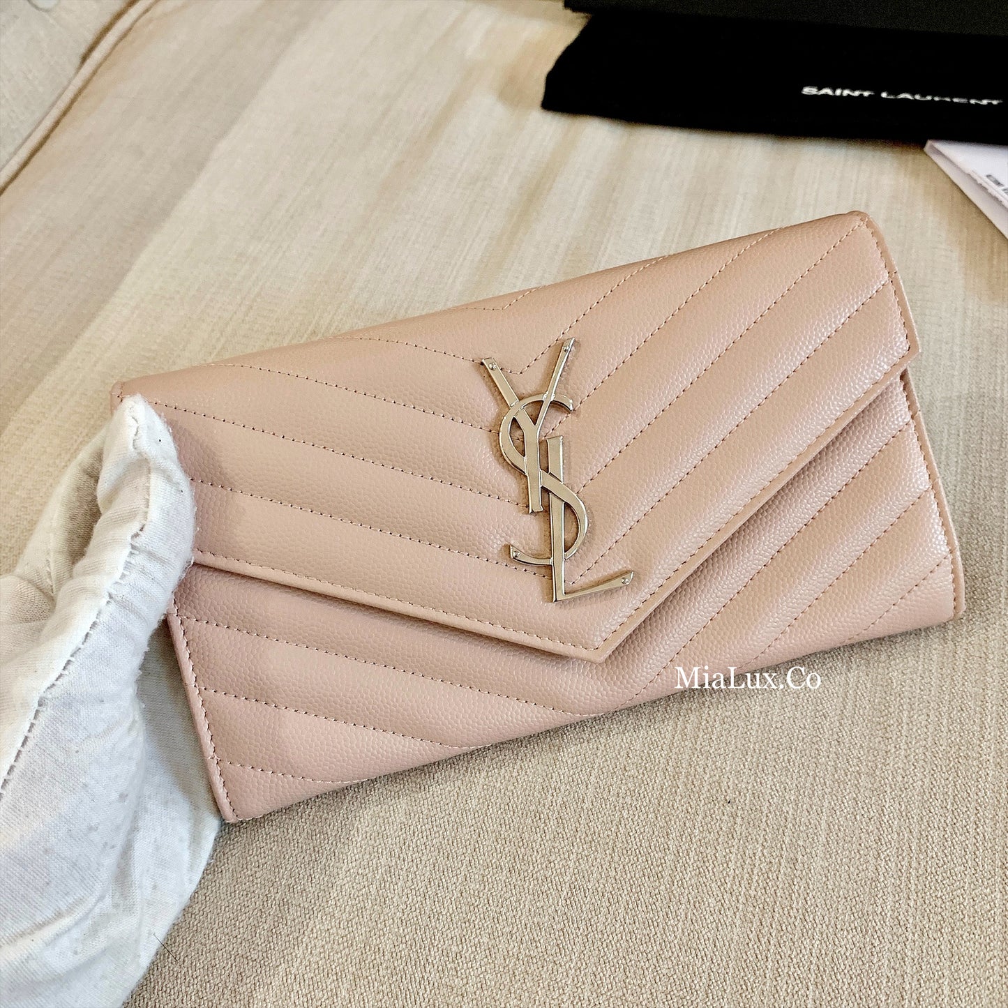 YSL▪️Cassandre Matelasse L 粒面牛皮信封長夾/620E670 🉐25120🇪🇺