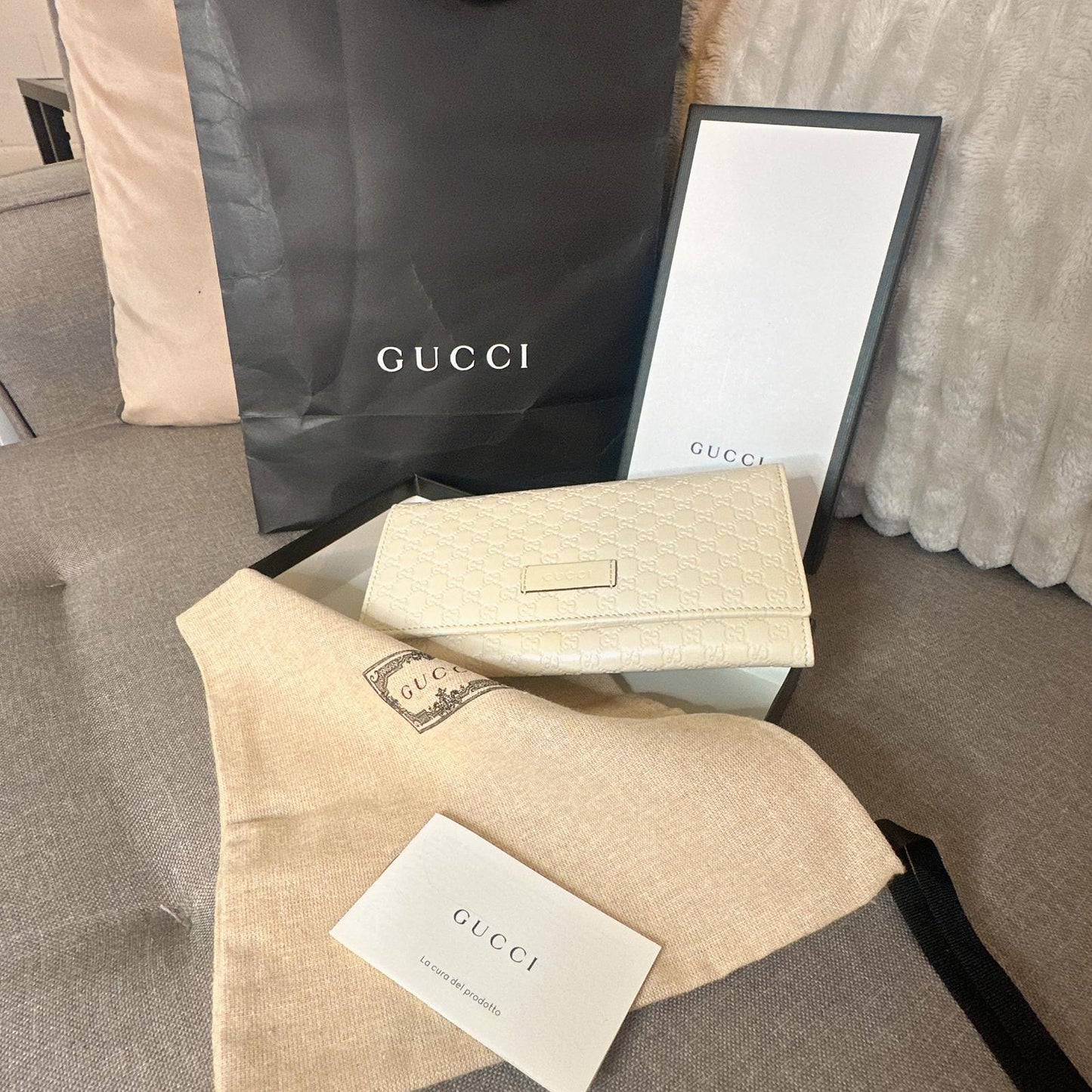*現貨*@Gucci Calfskin 壓紋翻蓋長夾-白雪公主奶白 P7800 /T14000