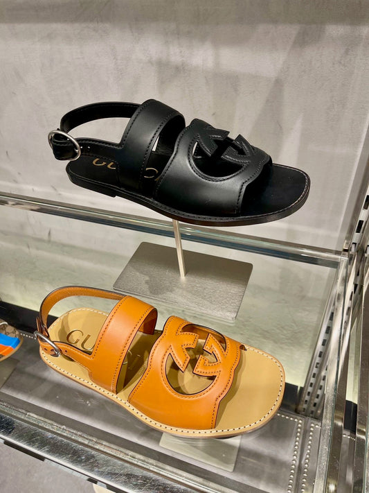 @Gucci Ember 皮拖鞋/660P330 🔔限時折🉐15850