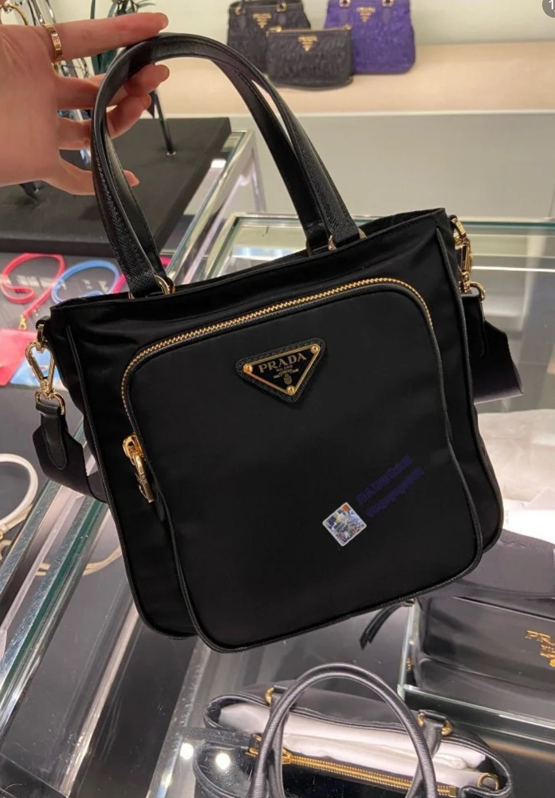 @Prada▪️Tessuto 尼龍肩背手提包/800🔔限時折🉐37000