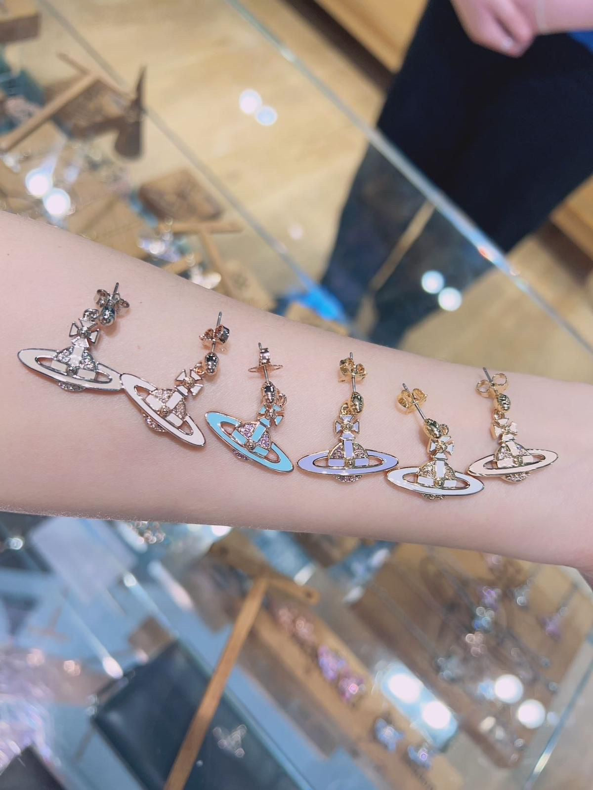 *現貨*@Vivienne Westwood土星耳環  P3500 /T6000