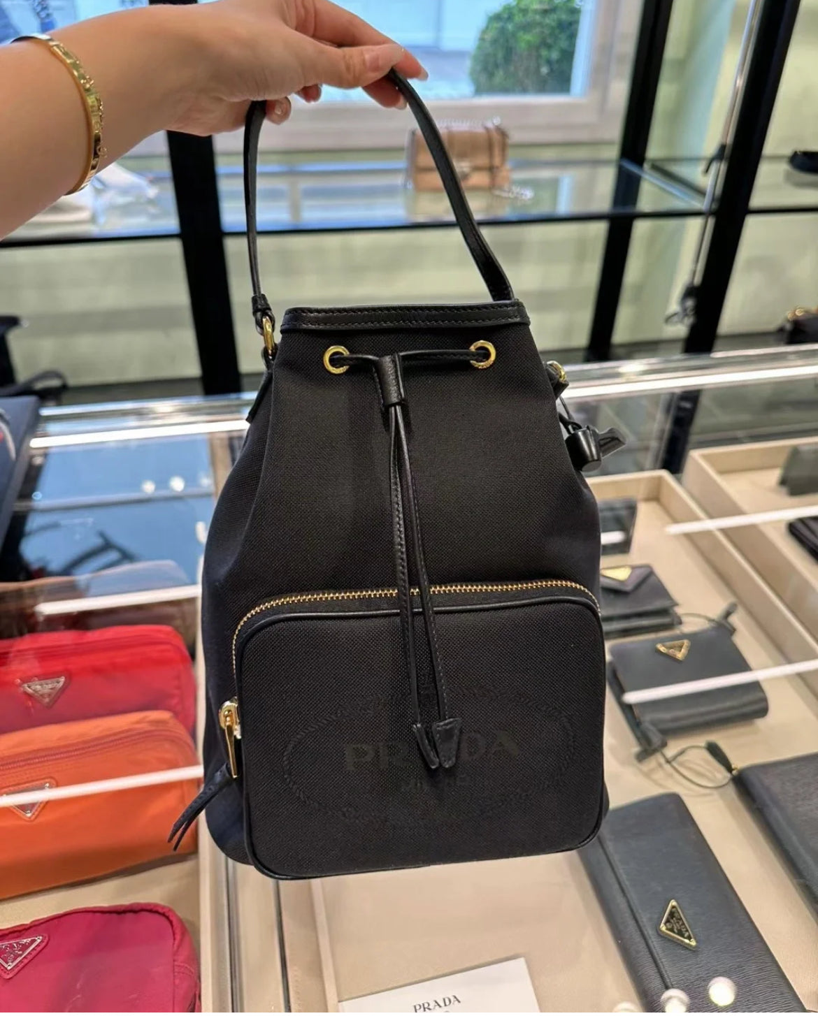 @Prada▪️Secchiello 尼龍水桶包/715 🔔限時折🉐33180
