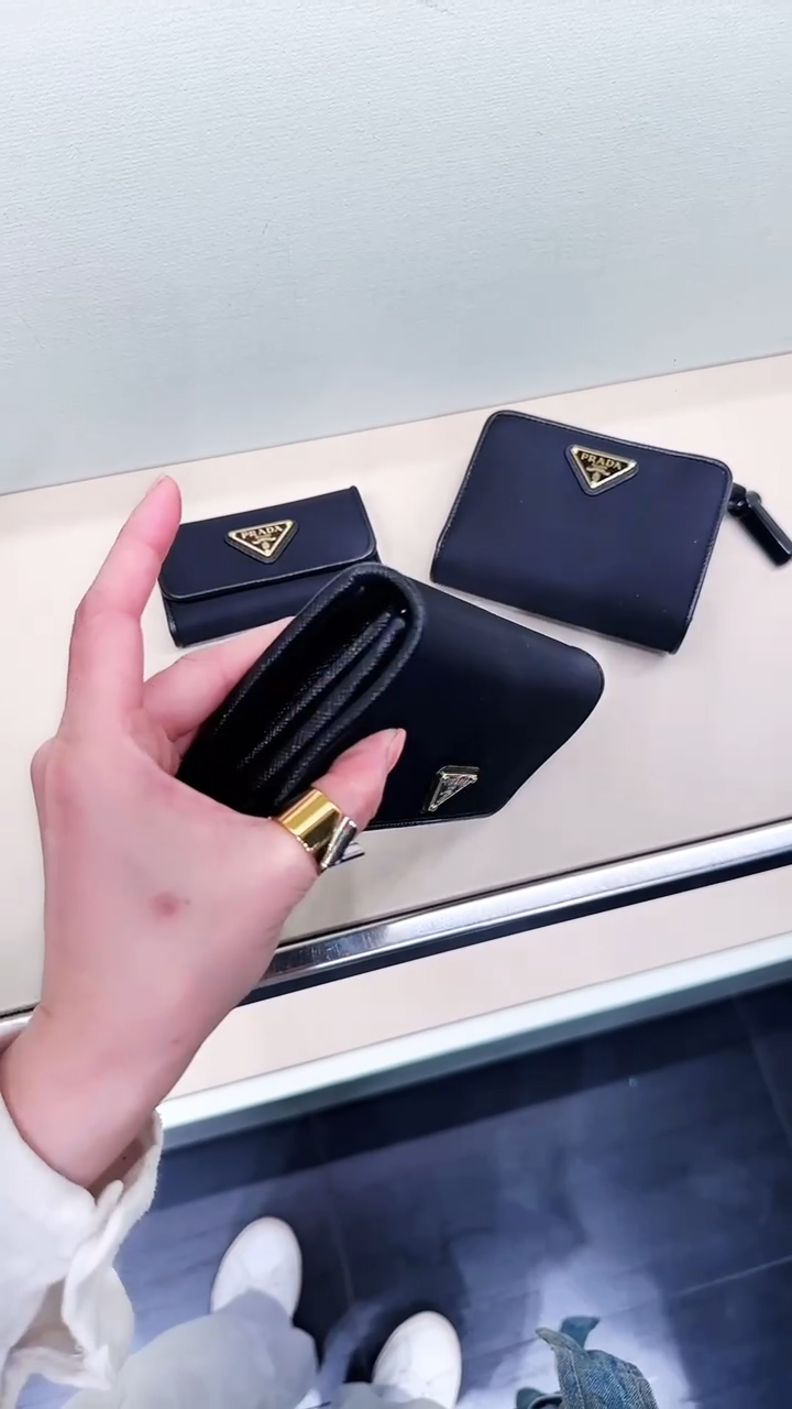 @Prada▪️Tessuto 三角標翻蓋長夾附卡夾/P380 🔔限時折🉐18100