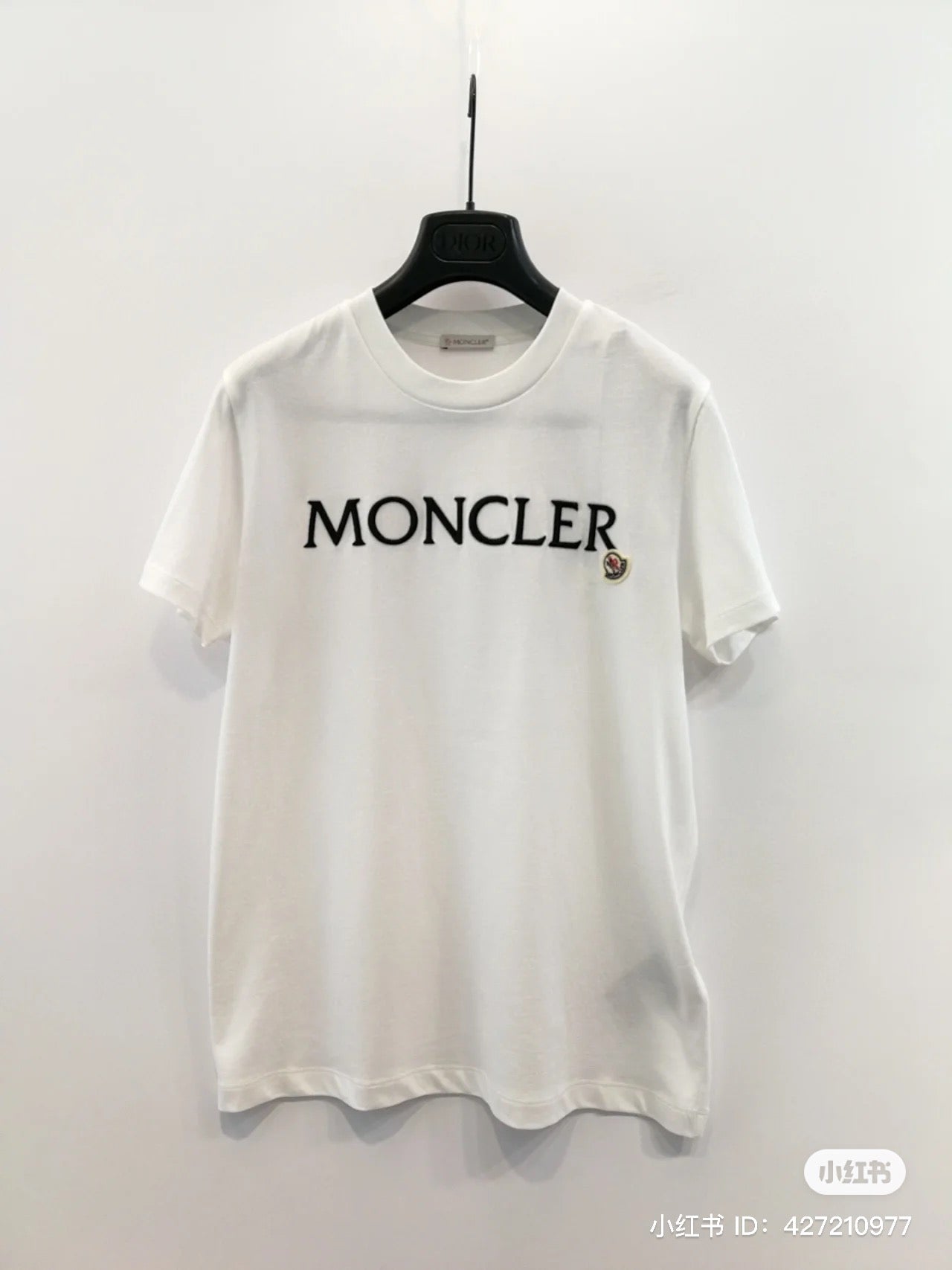 Moncler Embroidered Logo T恤上衣/245 🉐10800