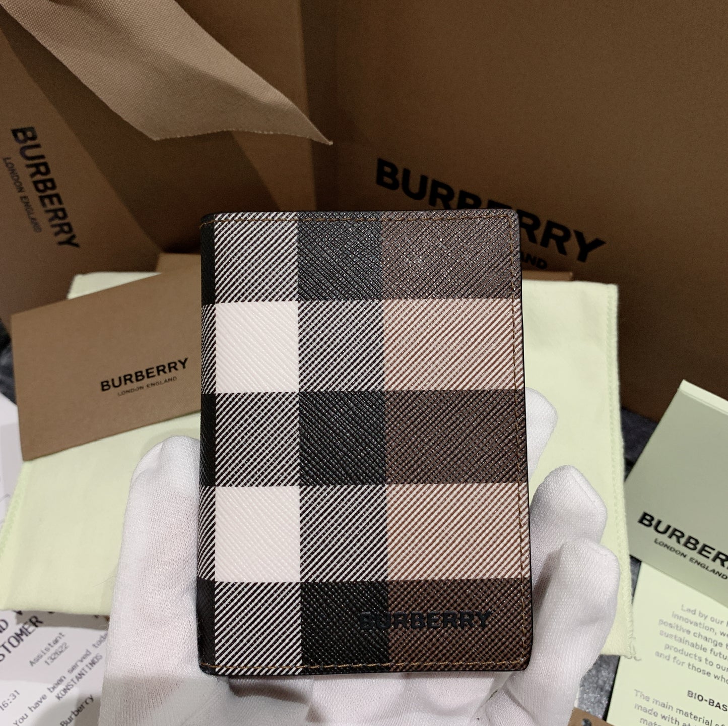 ❌Burberry Check and Leather 男女款格紋雙開卡包/240 🉐10600