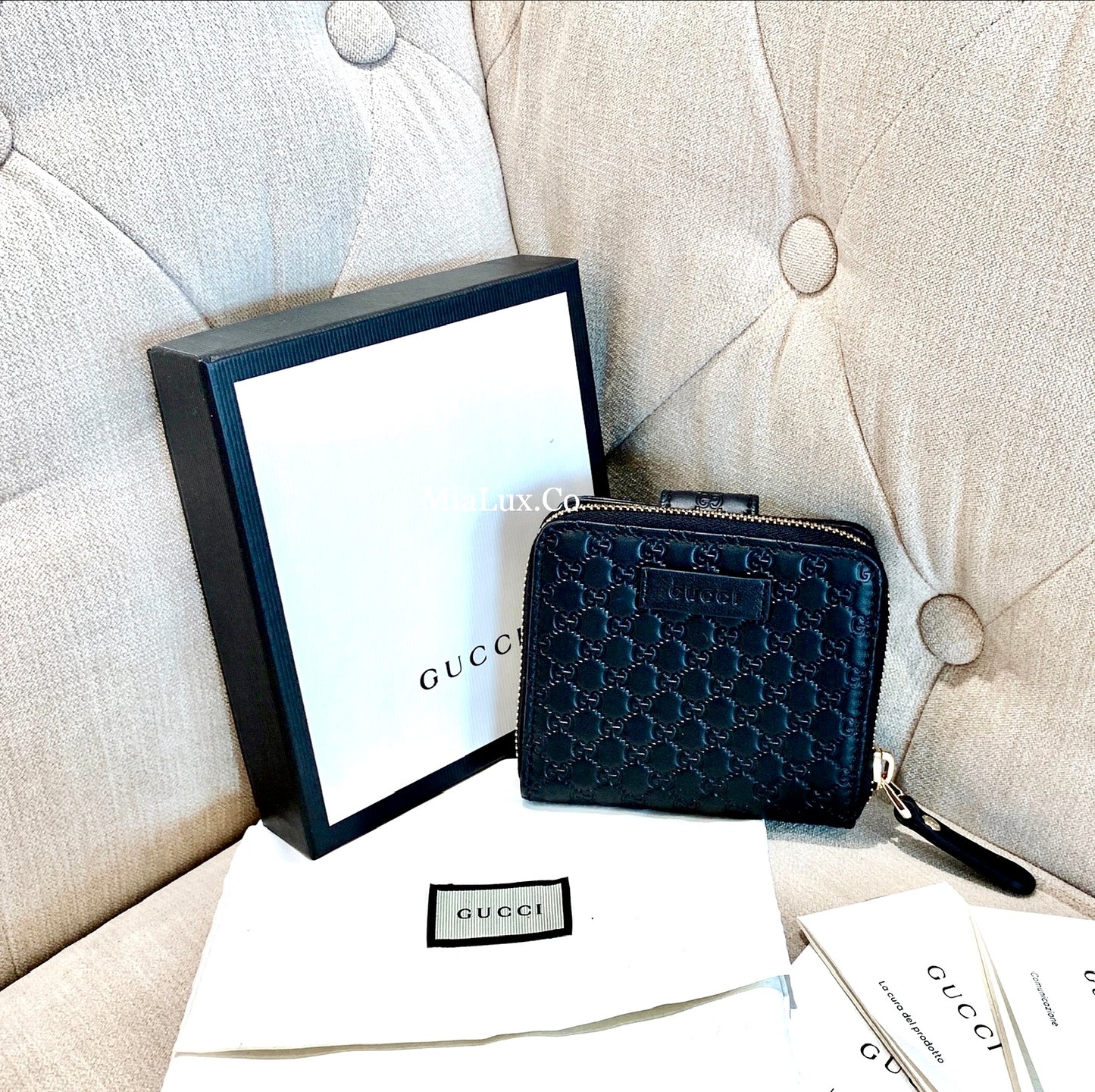 @Gucci Embossed Wallet 壓紋雙層拉鍊短夾/P230