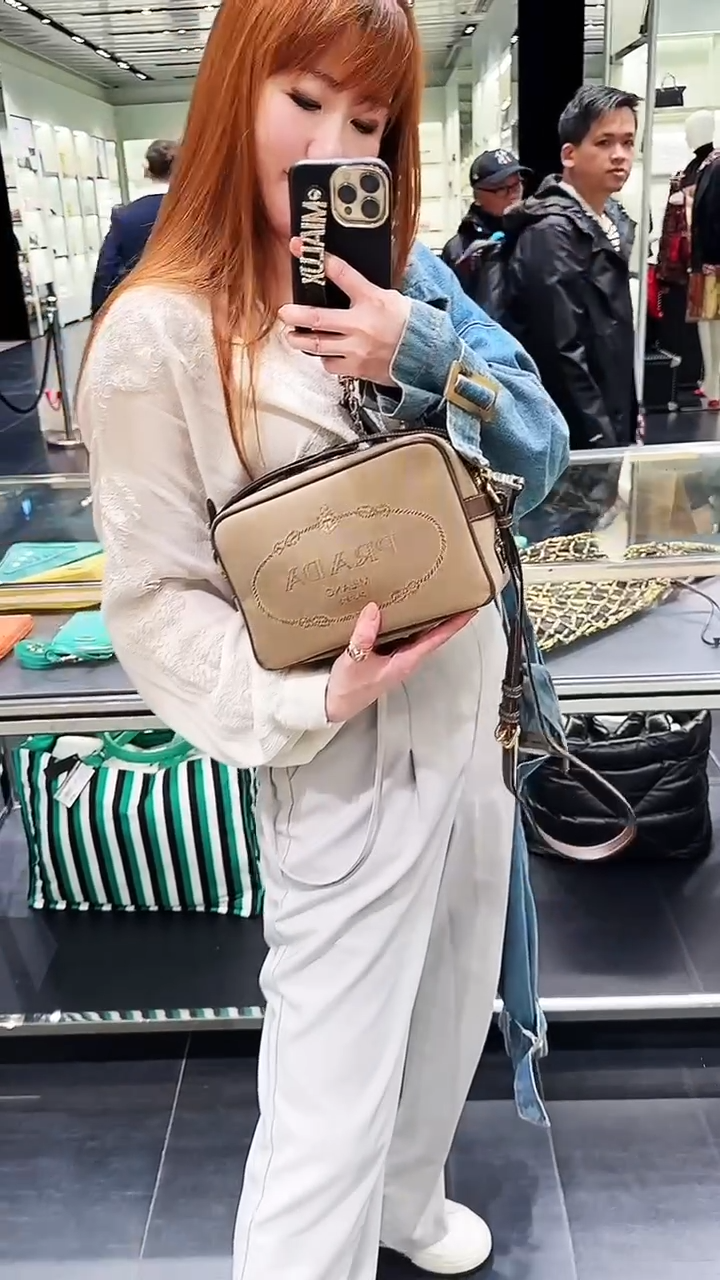 @Prada►Andoliera 刺繡LOGO帆布相機包/P690