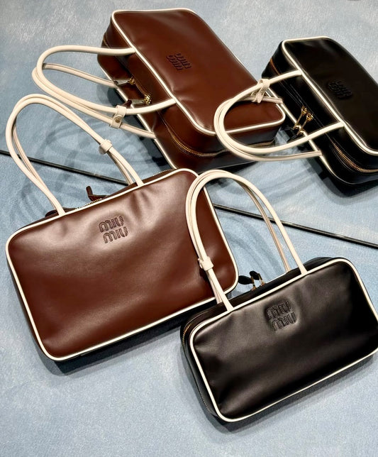 MiuMiu Beau Leather M/L 皮革公文包/E2750E2950 🇪🇺