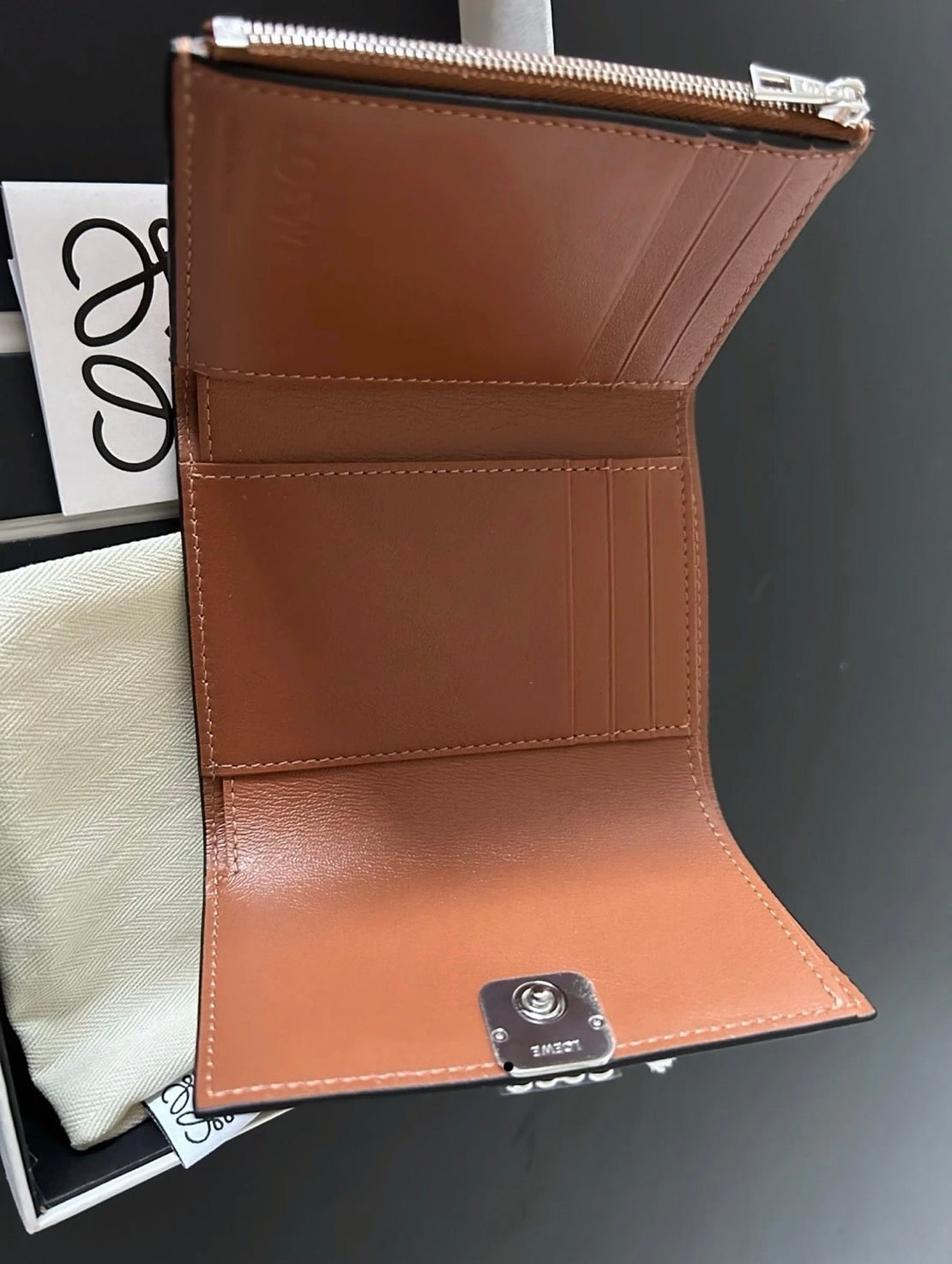 Loewe▪️Anagram Vertical S 直式三折短夾/495