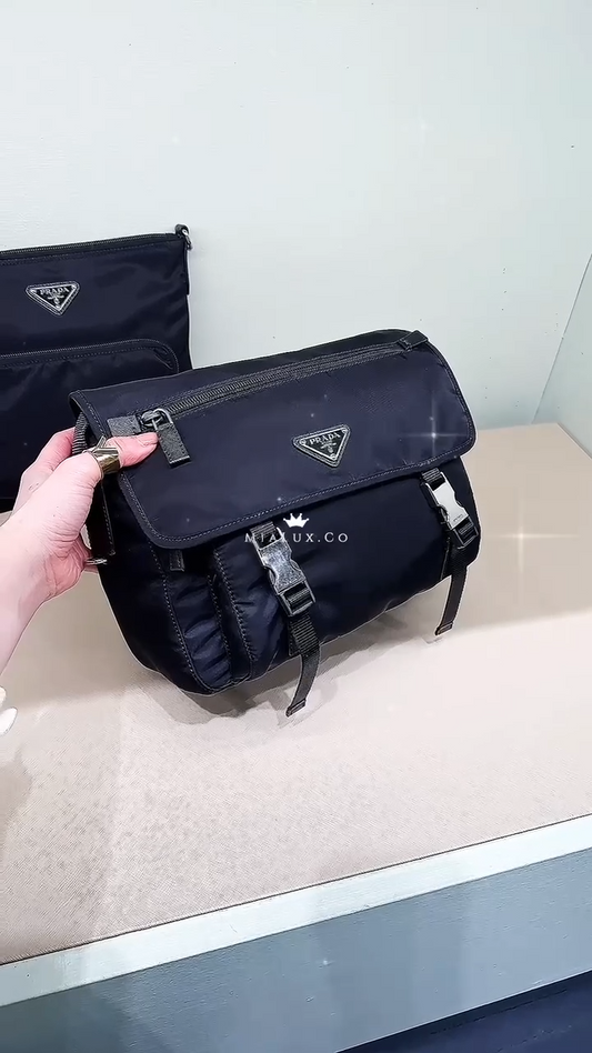 @Prada►Pattina 大尼龍側背包/P910
