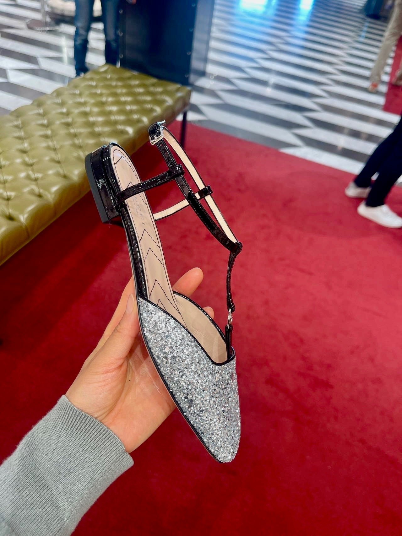 @Gucci Petite GG 女款亮片女涼鞋/660P330 🔔限時折🉐15650