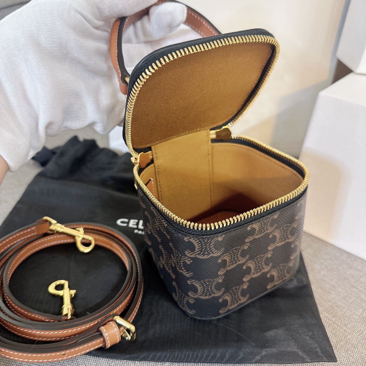 *現貨*Celine▪️Vanity Mini 老花化妝包 P29000 /T41000