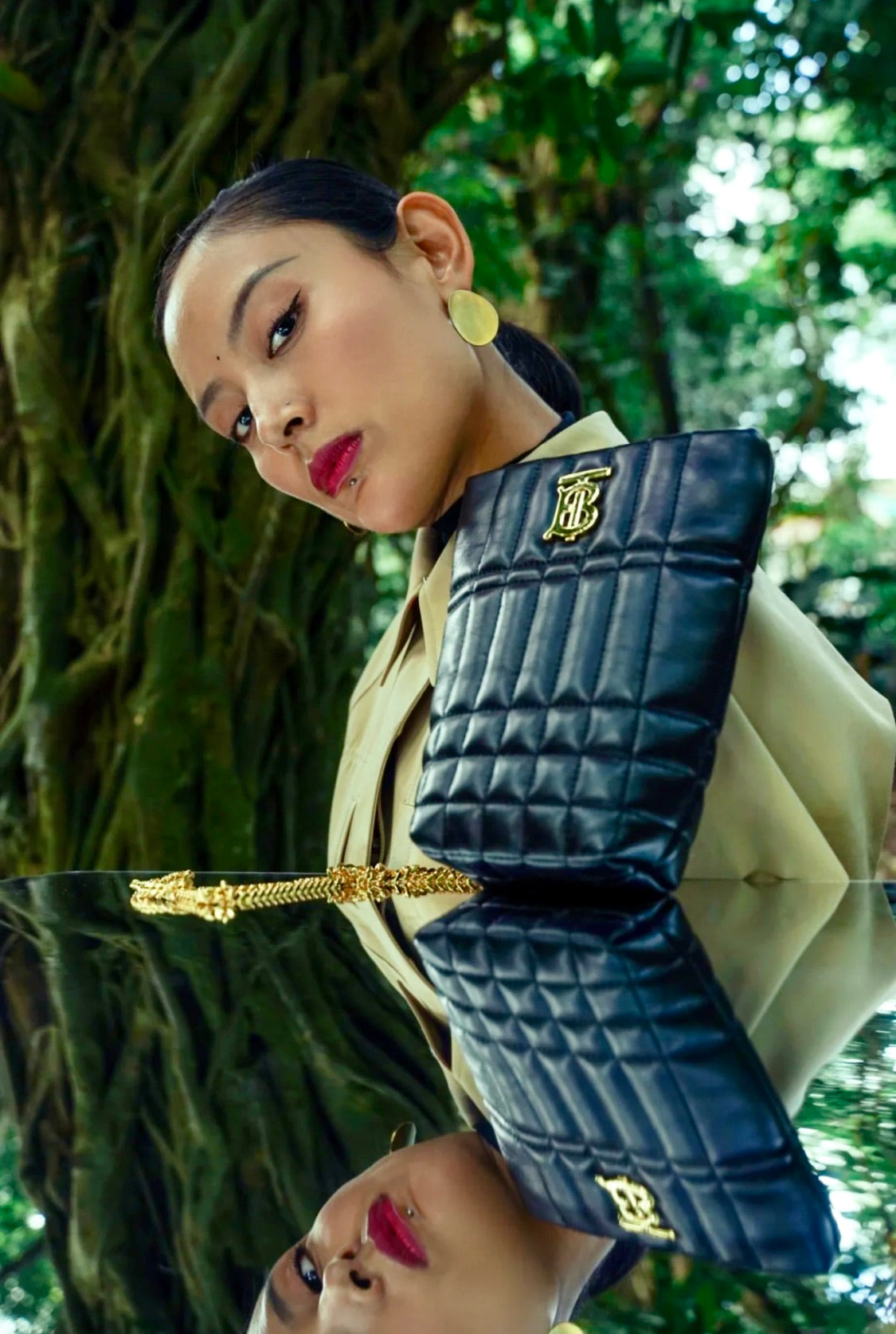 @Burberry Lola TB Micro 水桶包-黑金/690P279 🔥下殺🉐13560
