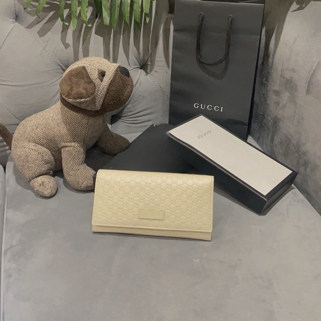 *現貨*@Gucci Calfskin 壓紋翻蓋長夾-白雪公主奶白 P7800 /T14000