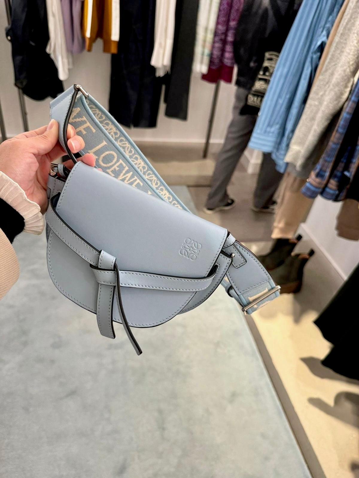 @Loewe Gate Dual Mini 緹花背帶馬鞍包/1550P900 🔥下殺🉐41300
