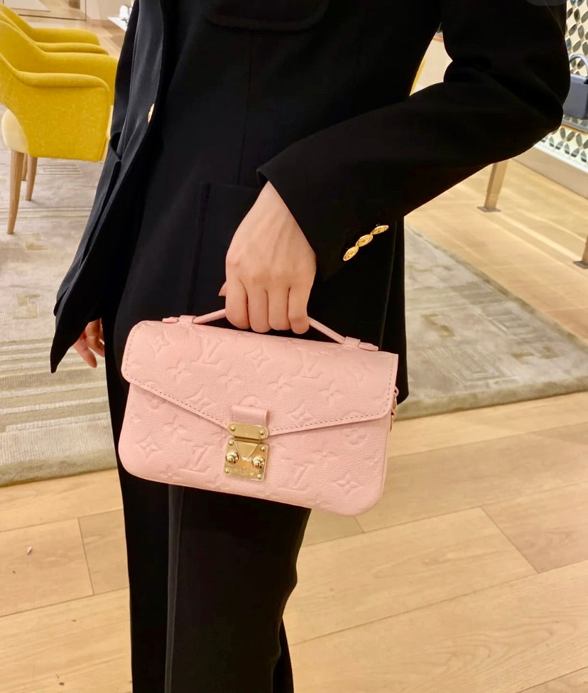 LV Pochette Métis East West 小郵差包/2420✨🉐100220