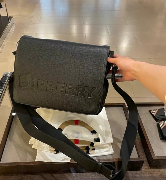 @Burberry Bruno M 中款郵差包/990P550 🔥折上七折🉐18330