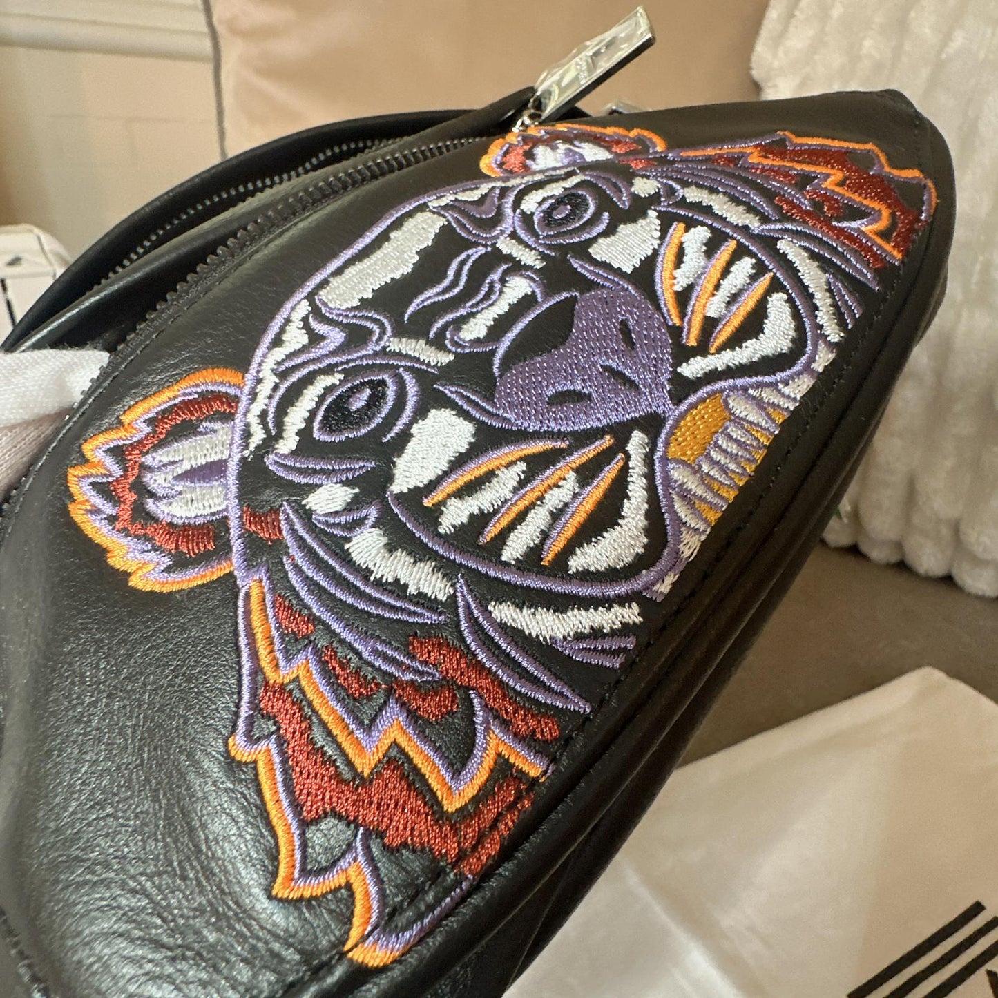 *現貨*@Kenzo▪️Bumbag 小牛皮虎頭胸包-黑 P9000 /T13800