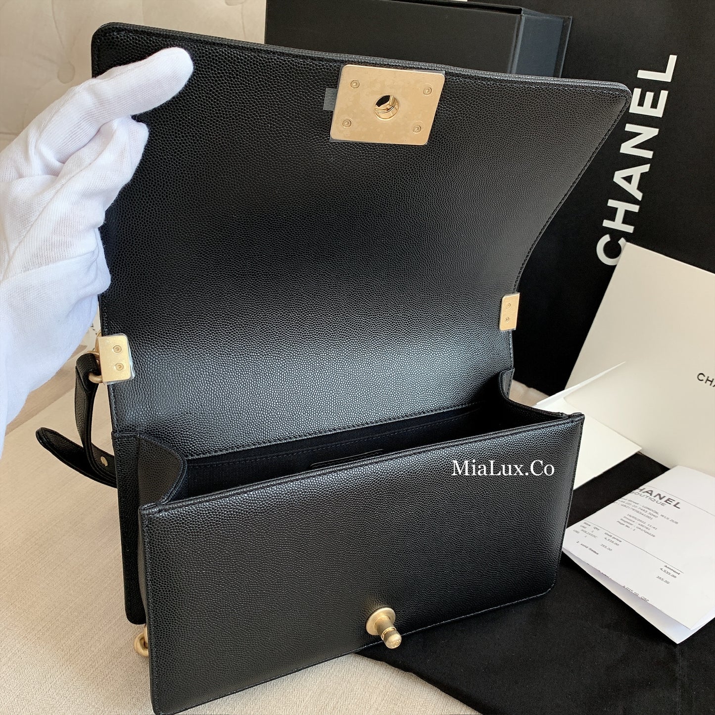 CHANEL BOY M 中款BOY包/5800🉐229980🏷️