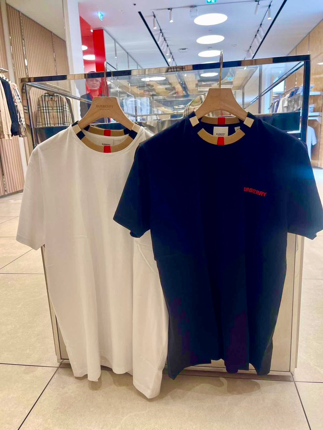 @Burberry T 品牌T恤上衣/250P145🔥下殺🉐7330