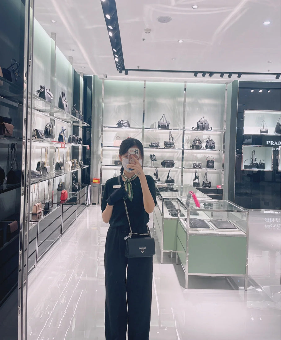@Prada▪️PATTINA IN PELLE 翻蓋鏈條單肩包/965🔔限時折🉐44430