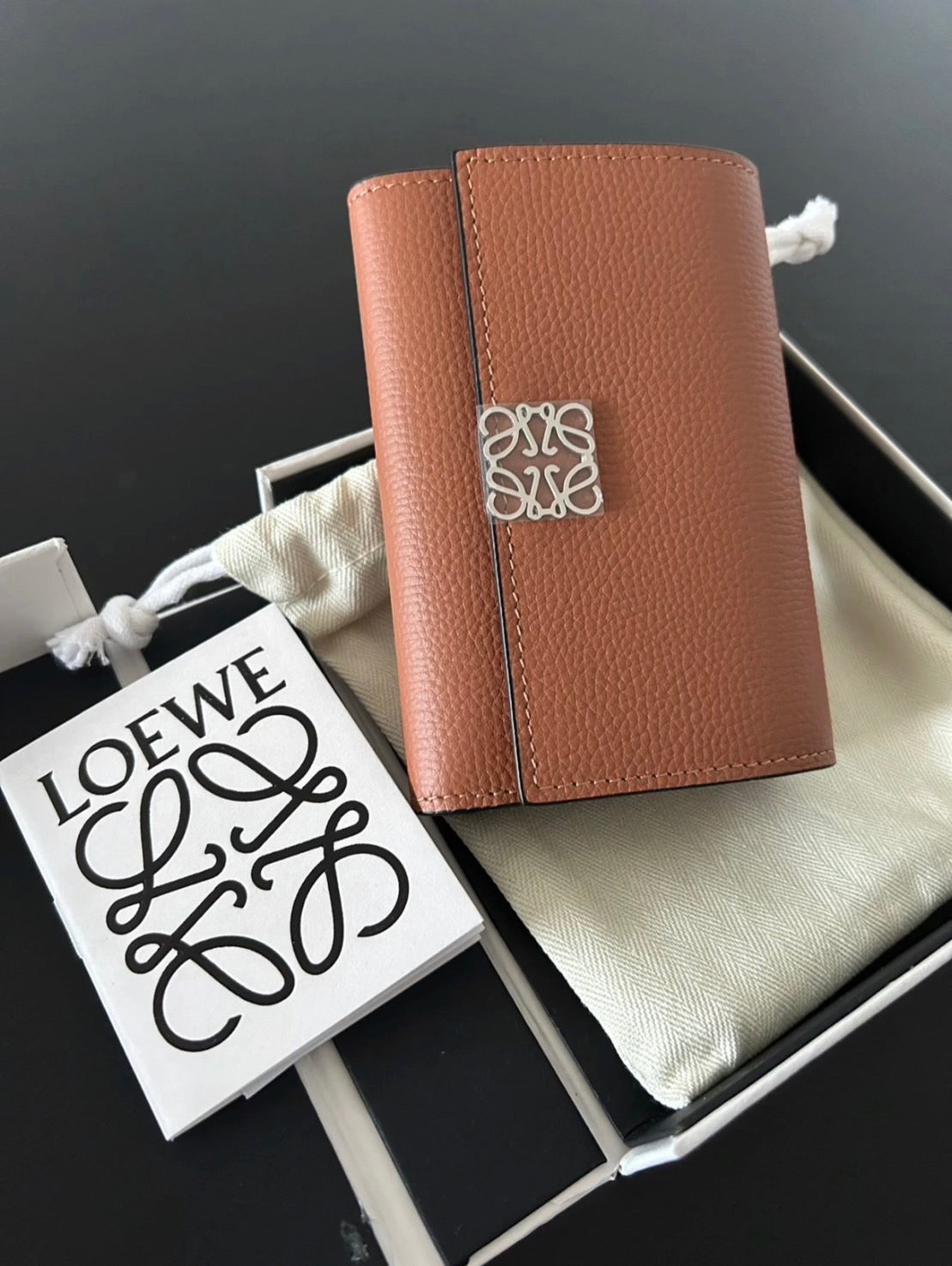 Loewe▪️Anagram Vertical S 直式三折短夾/495