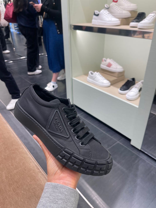 @Prada Sneakers 品牌潮鞋/660P330 🔥折上七折🉐11200